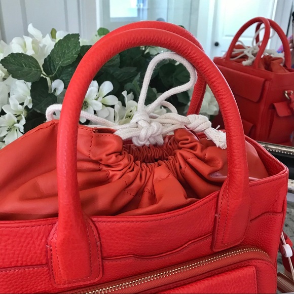 Bill Blass N/S Leather Tote NWT - Picture 4 of 9